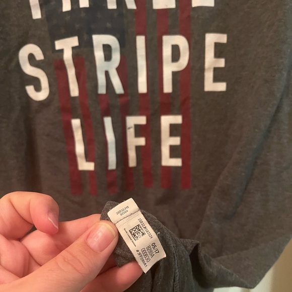 EUC adidas men’s small three stripe life go to tee American flag gray Tshirt - Picture 5 of 6
